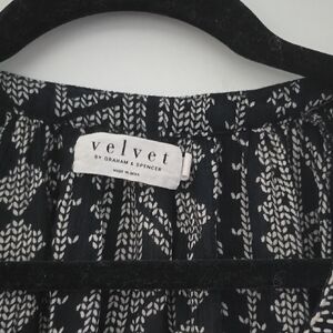 Velvet by Graham & Spencer Black and White Top